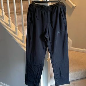 Nike Men’s NWOT black joggers.